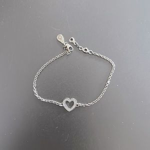 Pandora Women’s heart bracelet